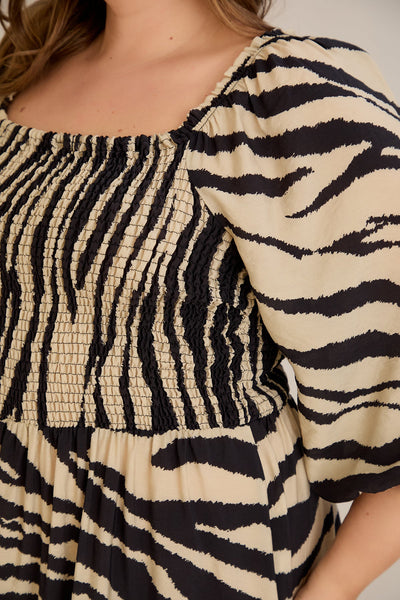 Rochie marime mare lunga de vara cu decolteu patrat - animal print
