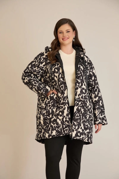 Geacă stilată mărime mare cu glugă și imprimeu abstract
