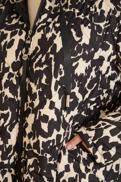 Geacă stilată mărime mare cu glugă și imprimeu abstract