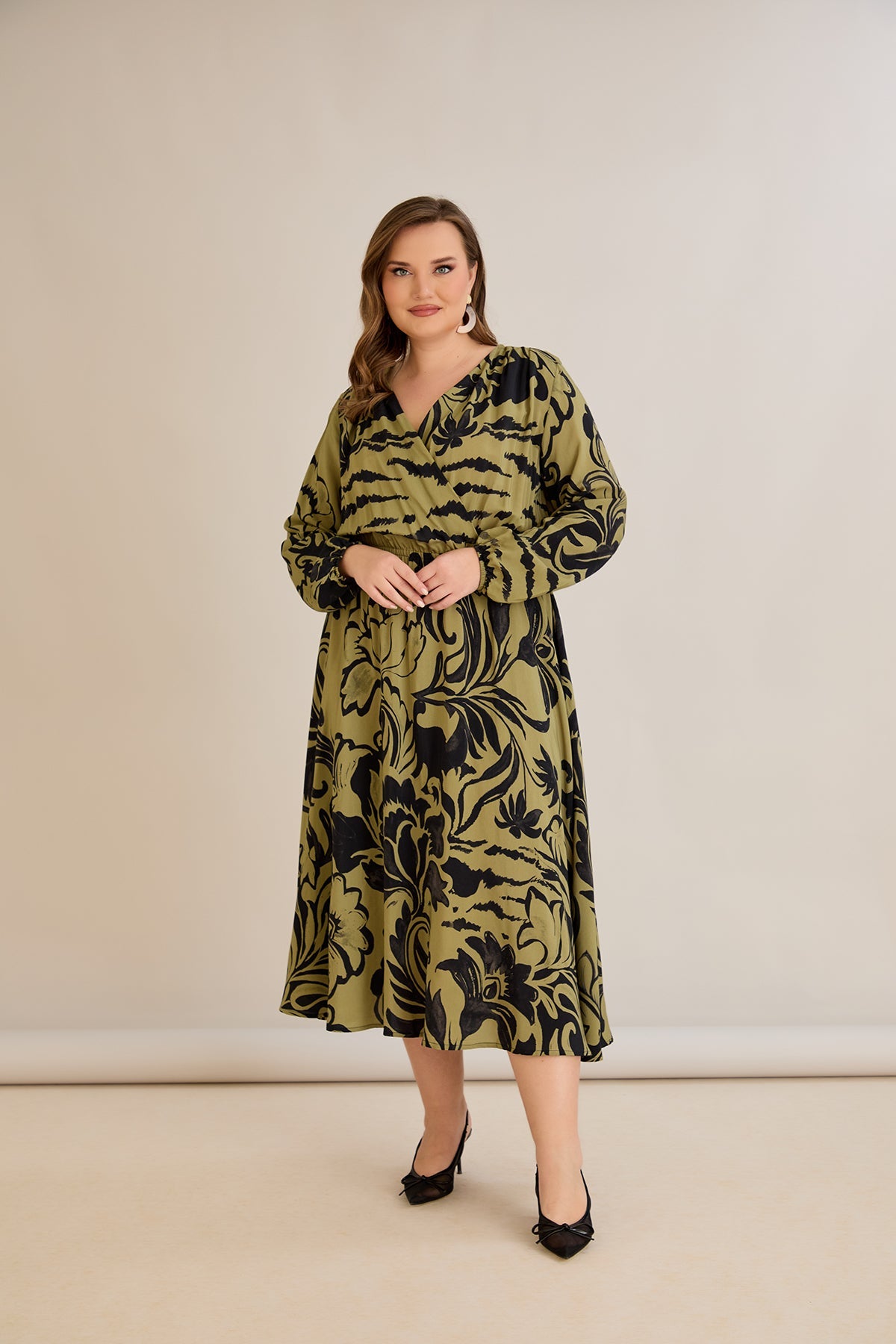 Rochie marime mare din viscoza imprimata cu decolteu in V - 10679
