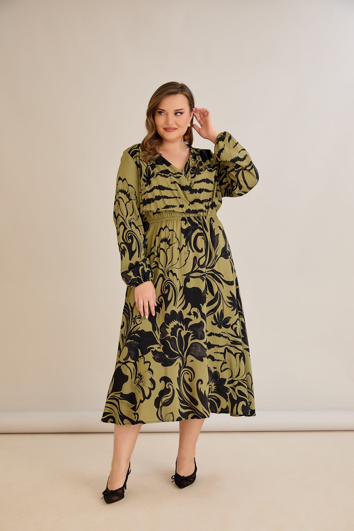 Rochie marime mare din viscoza imprimata cu decolteu in V - 10679