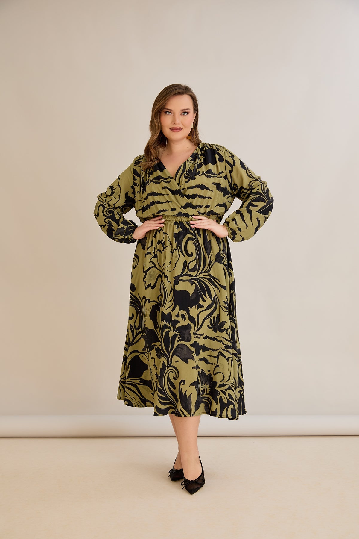 Rochie marime mare din viscoza imprimata cu decolteu in V - 10679