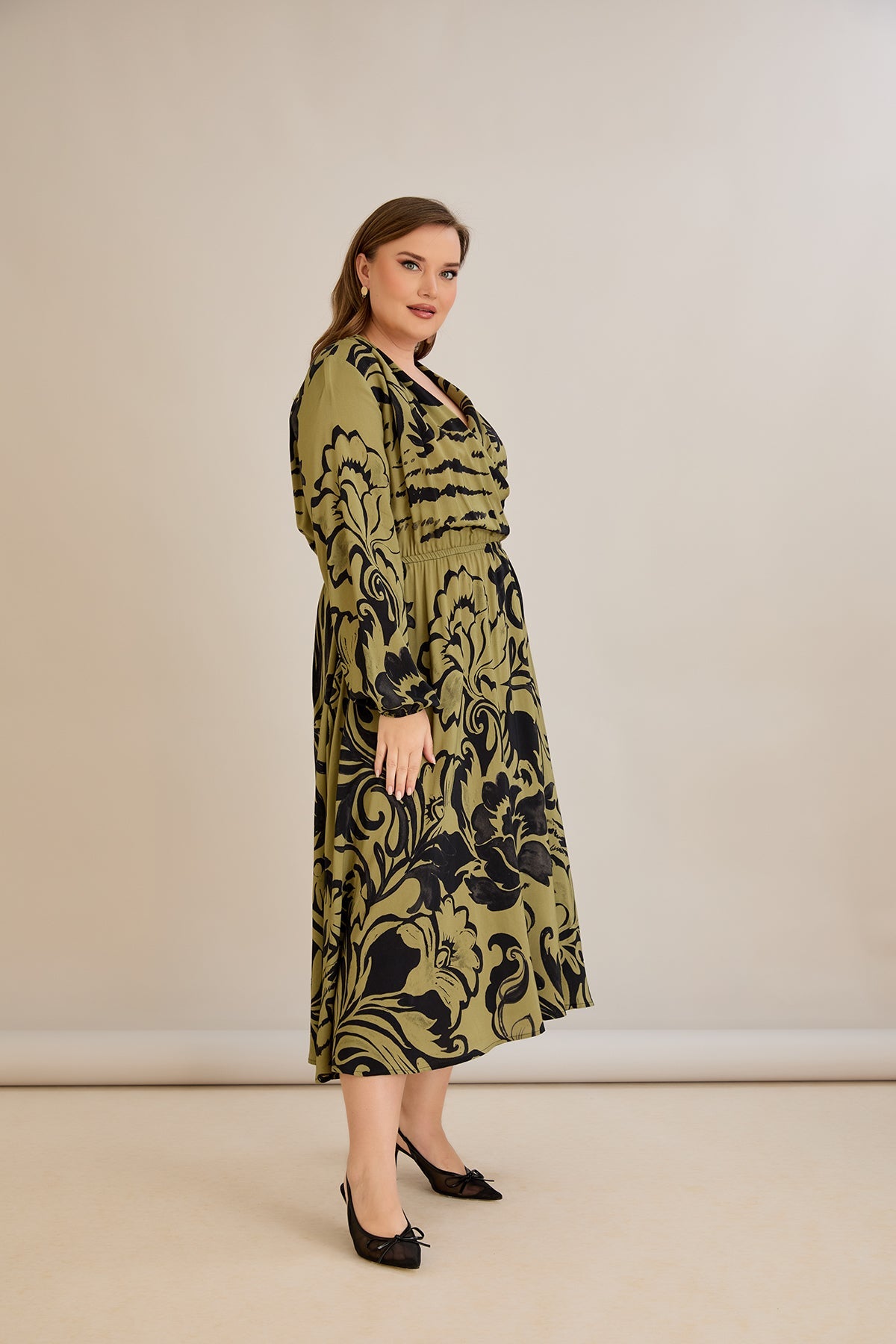 Rochie marime mare din viscoza imprimata cu decolteu in V - 10679