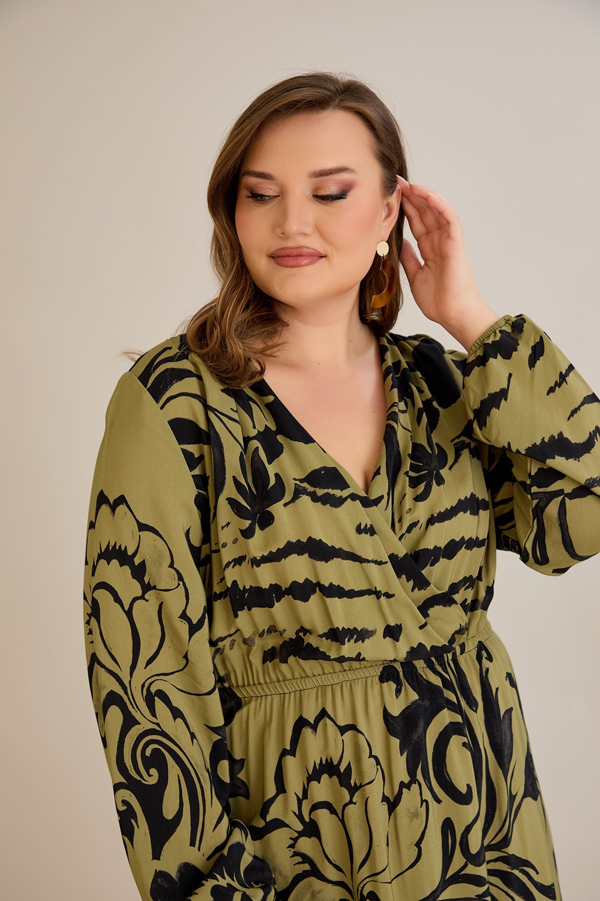 Rochie marime mare din viscoza imprimata cu decolteu in V - 10679