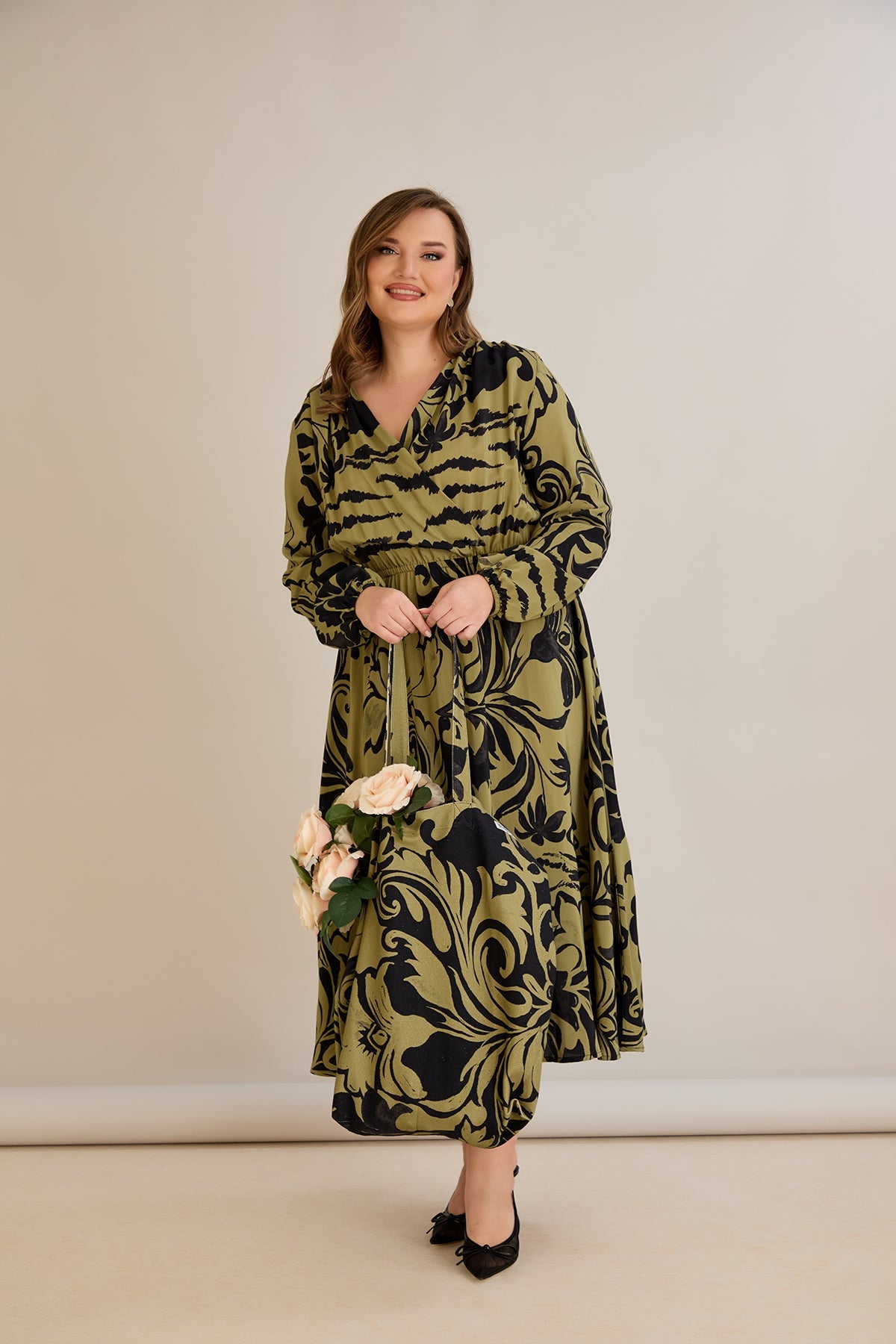 Rochie marime mare din viscoza imprimata cu decolteu in V - 10679