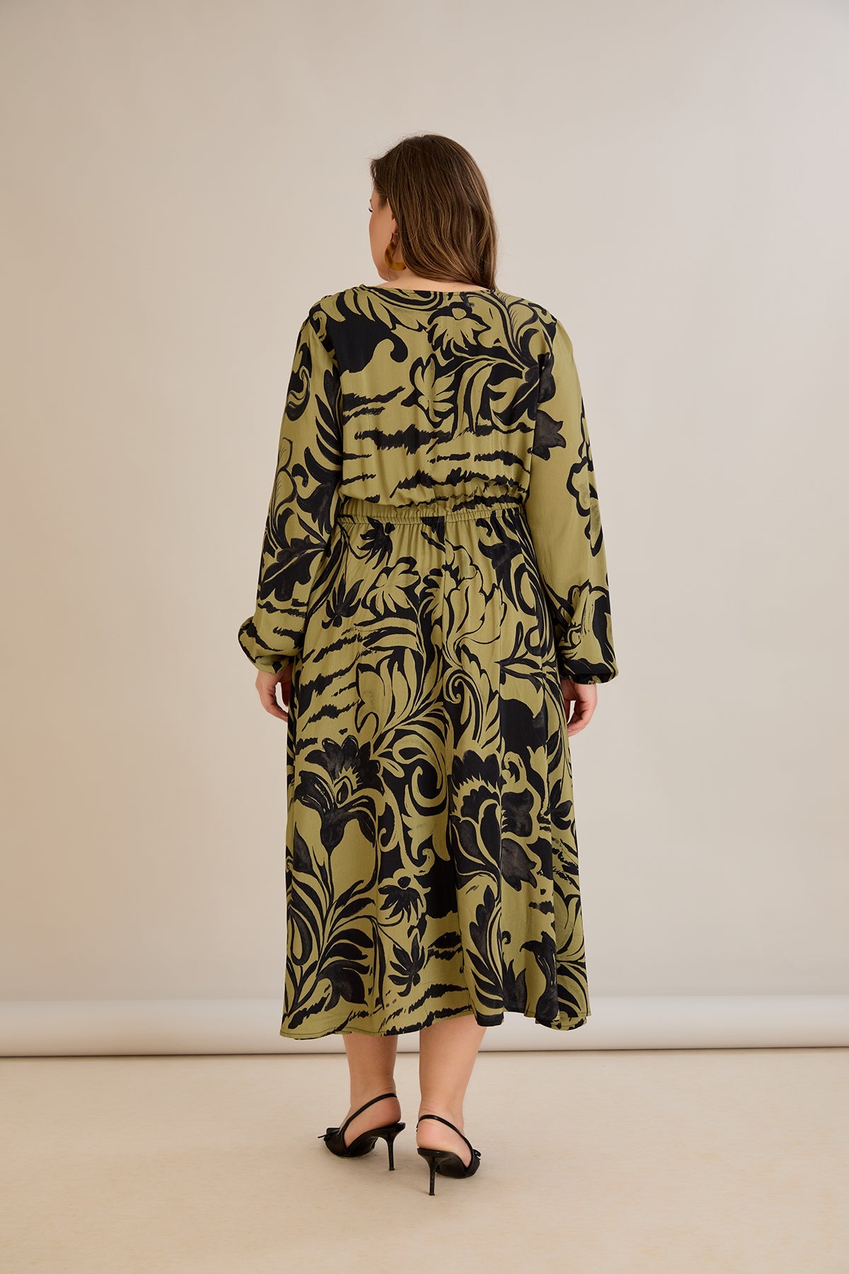 Rochie marime mare din viscoza imprimata cu decolteu in V - 10679