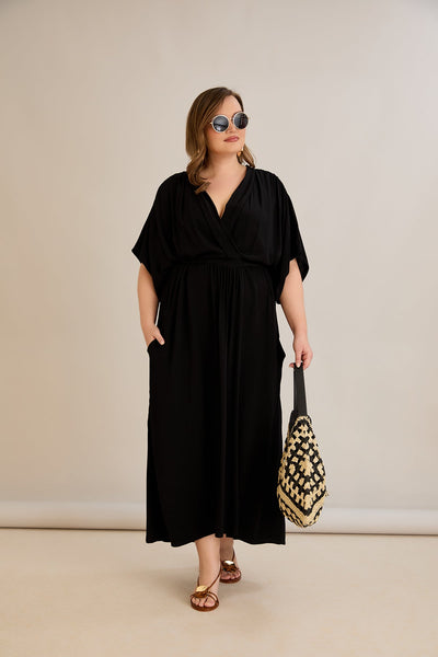 Rochie lunga marime mare din viscoza cu buzunare si decolteu in V - negru - 10307