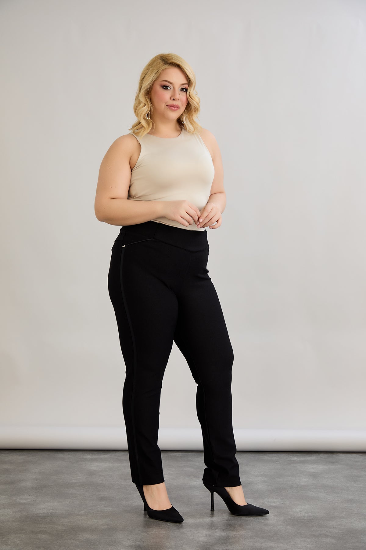 Pantalon marime mare retractabil Borisa cu margine din satin
