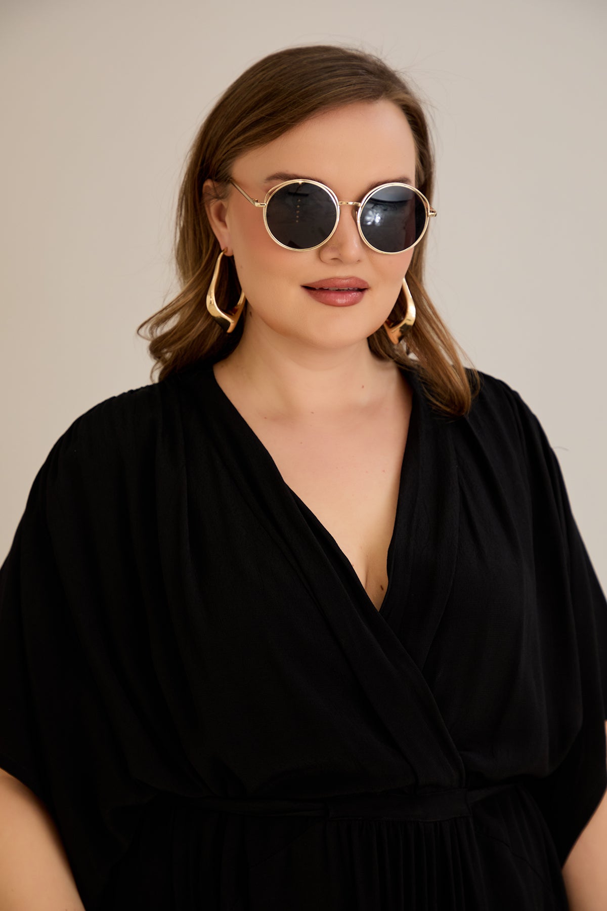 Rochie lunga marime mare din viscoza cu buzunare si decolteu in V - negru - 10307