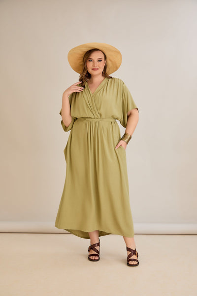 Rochie lunga marime mare din viscoza cu buzunare si decolteu in V - verde - 10307