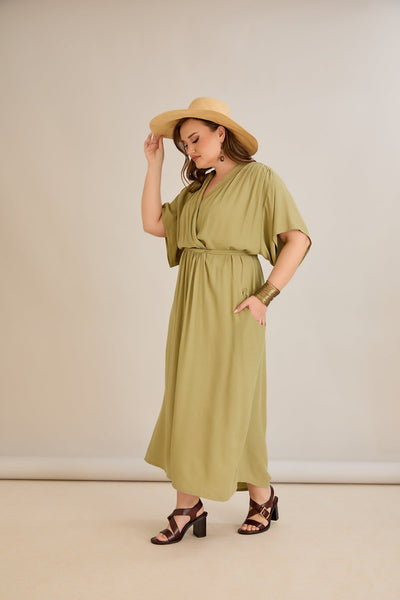 Rochie lunga marime mare din viscoza cu buzunare si decolteu in V - verde - 10307
