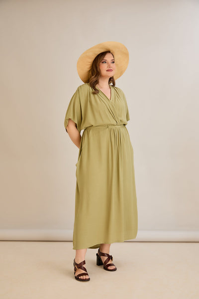 Rochie lunga marime mare din viscoza cu buzunare si decolteu in V - verde - 10307