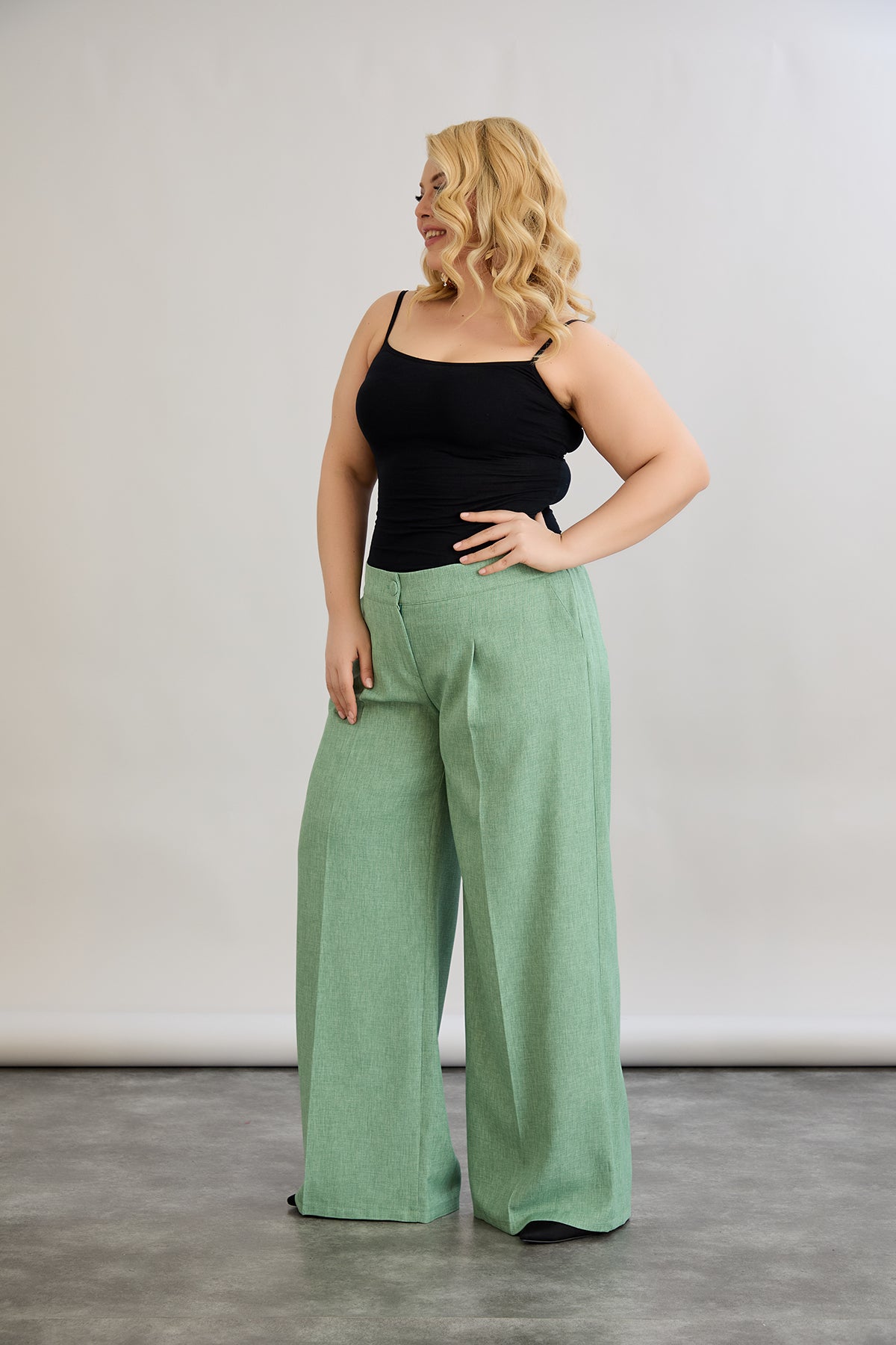 Pantaloni largi marime mare cu talie elastica din in si bumbac - verde