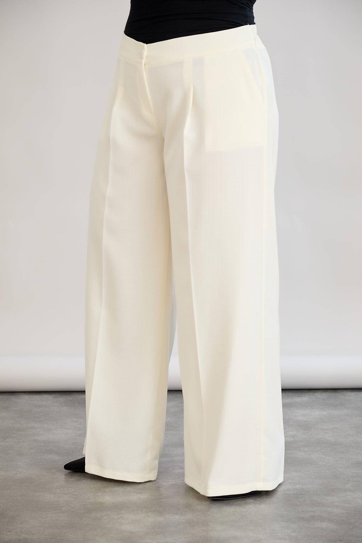 Pantaloni largi marime mare cu talie elastica din in si bumbac - sampanie