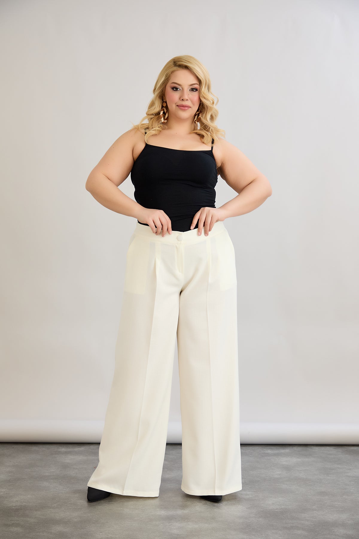 Pantaloni largi marime mare cu talie elastica din in si bumbac - sampanie