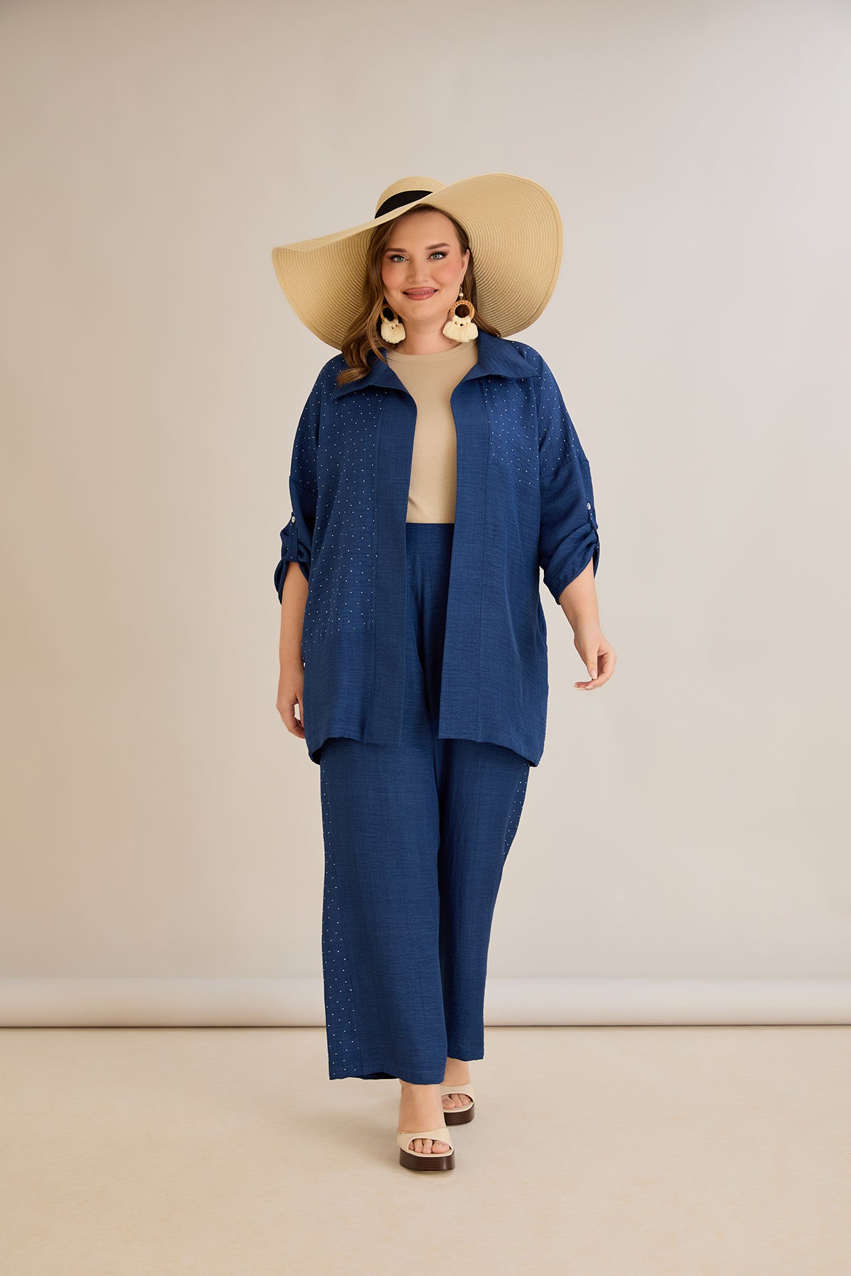 Compleu elegant marime mare cu pietricele delicate - albastru închis
