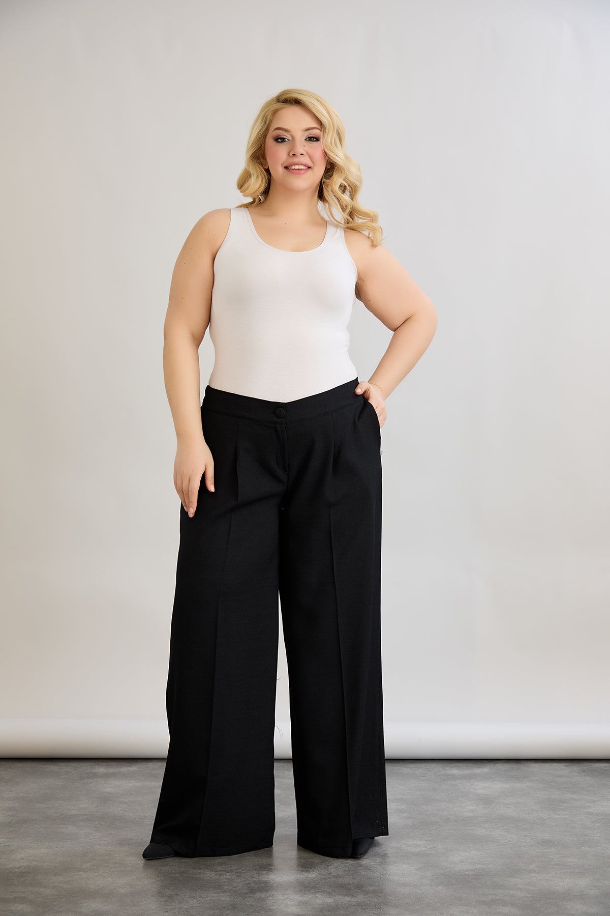 Pantaloni largi marime mare cu talie elastica din in si bumbac - negru