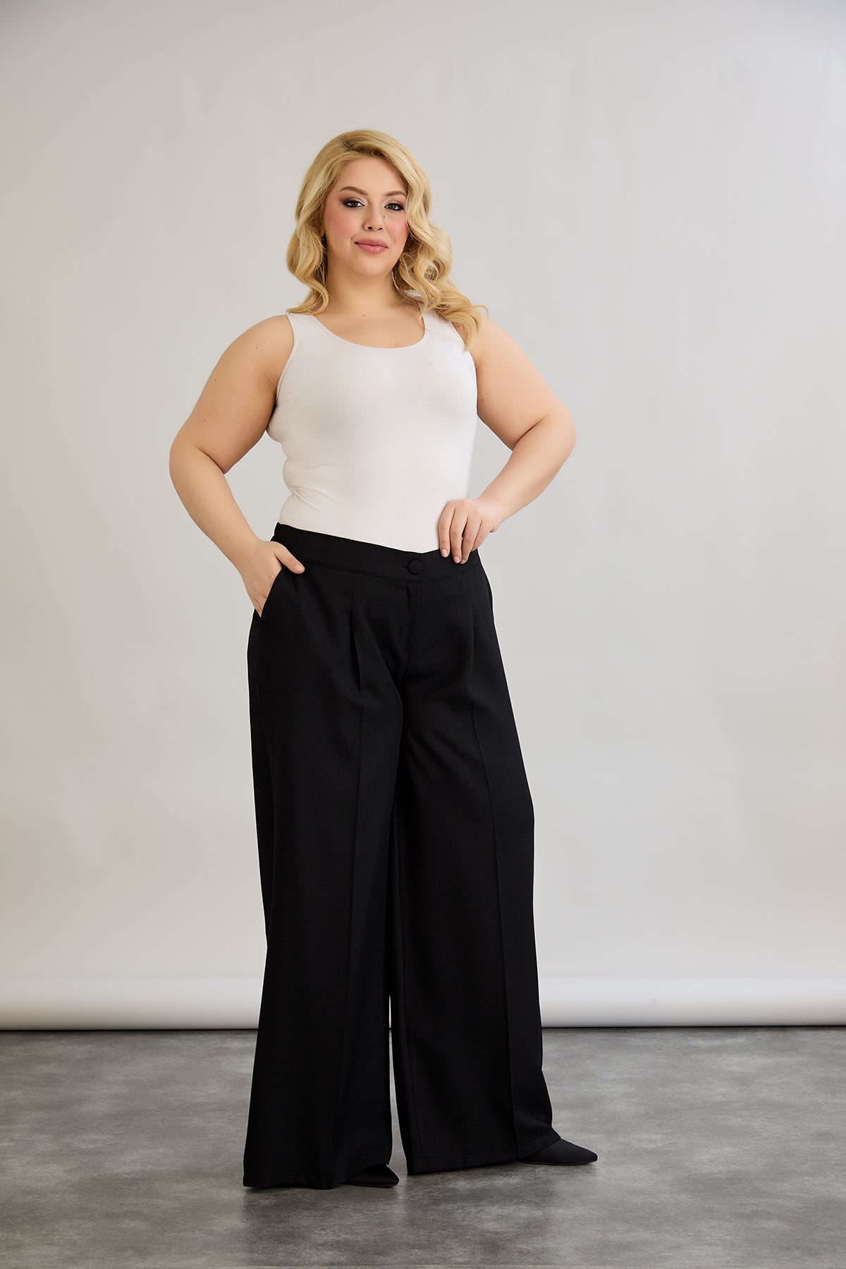 Pantaloni largi marime mare cu talie elastica din in si bumbac - negru