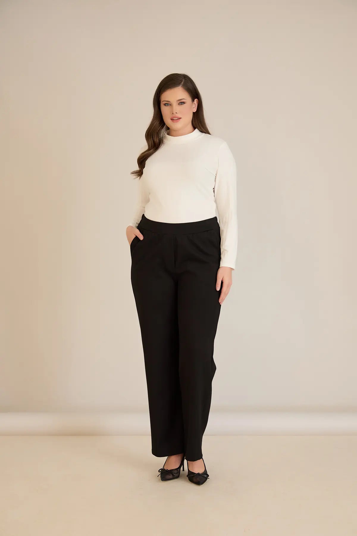 Pantalon mărime mare cu talie elastică și croială dreaptă – negru