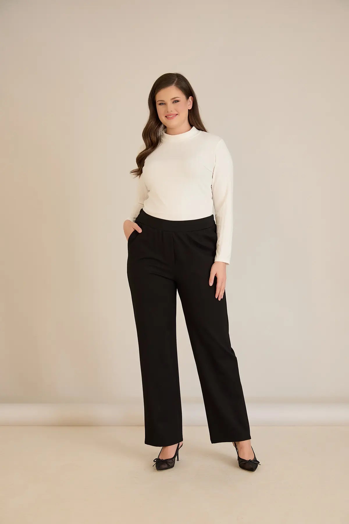 Pantalon mărime mare cu talie elastică și croială dreaptă – negru