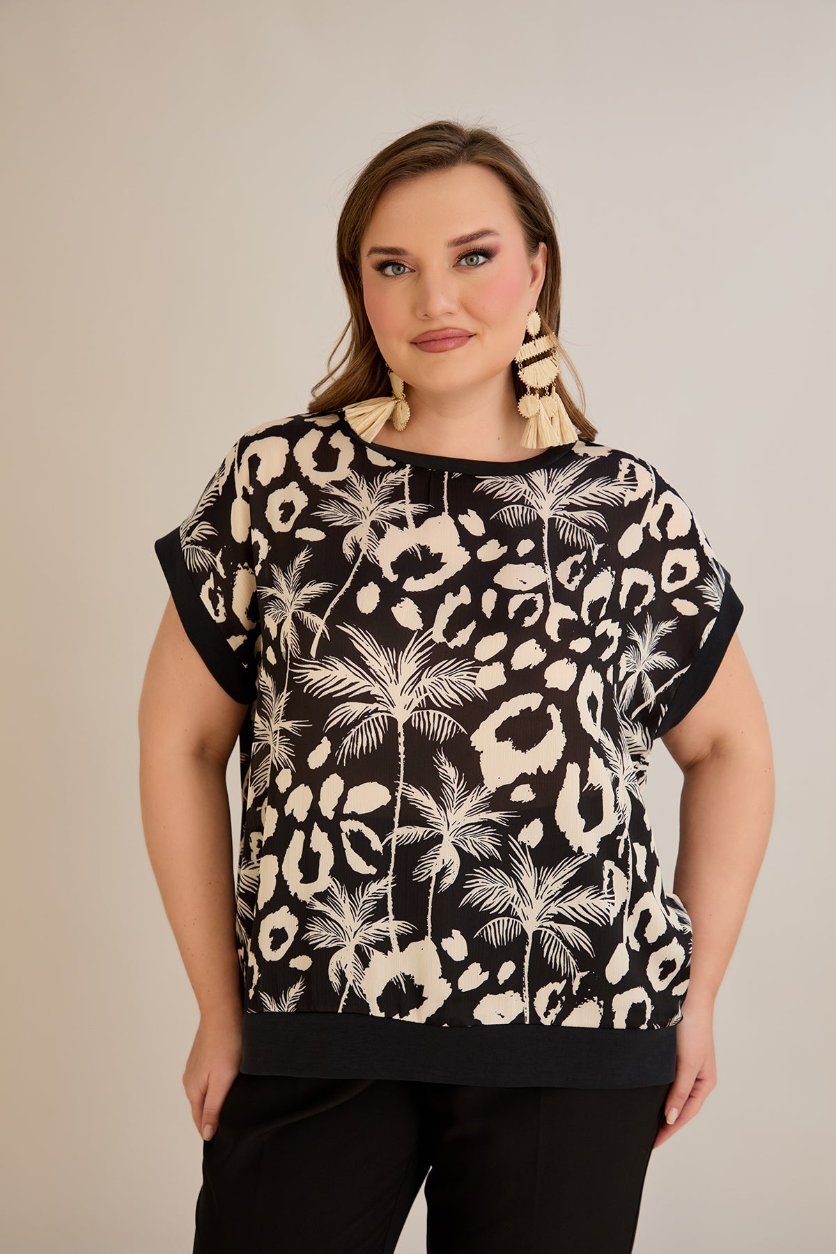 Bluza marime mare din sifon cu desen alb/negru - 10519
