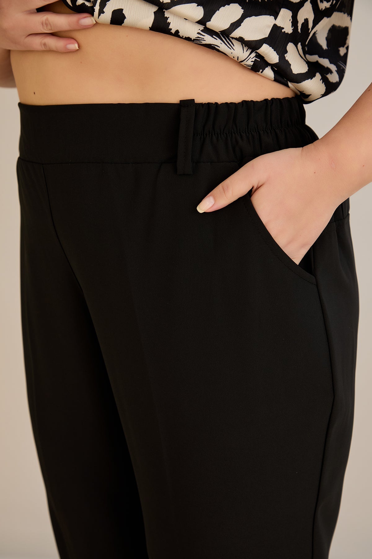 Pantaloni marimi mari elastici de vara - negru