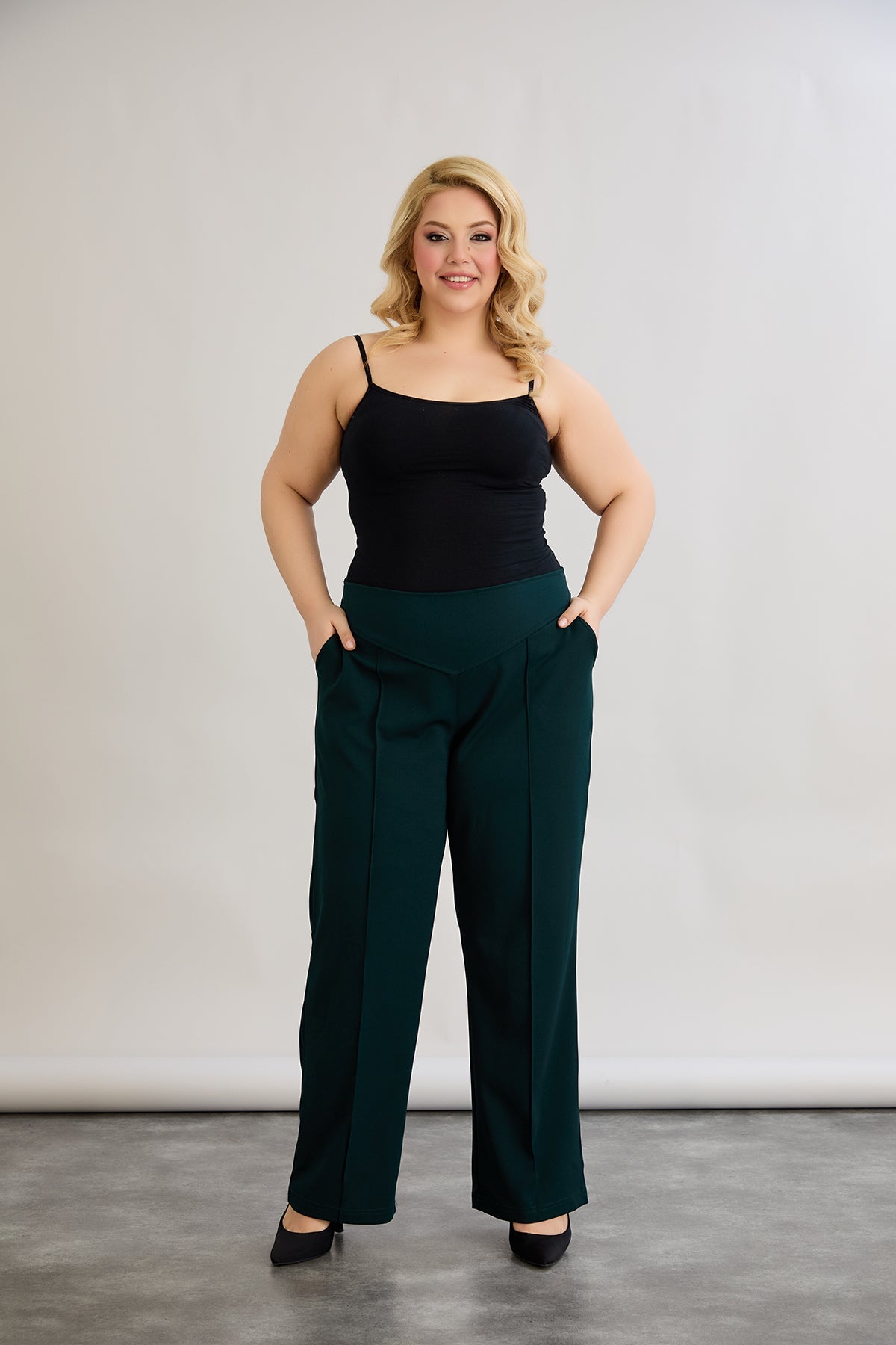 Pantalon marime mare cu croiala larga - verde