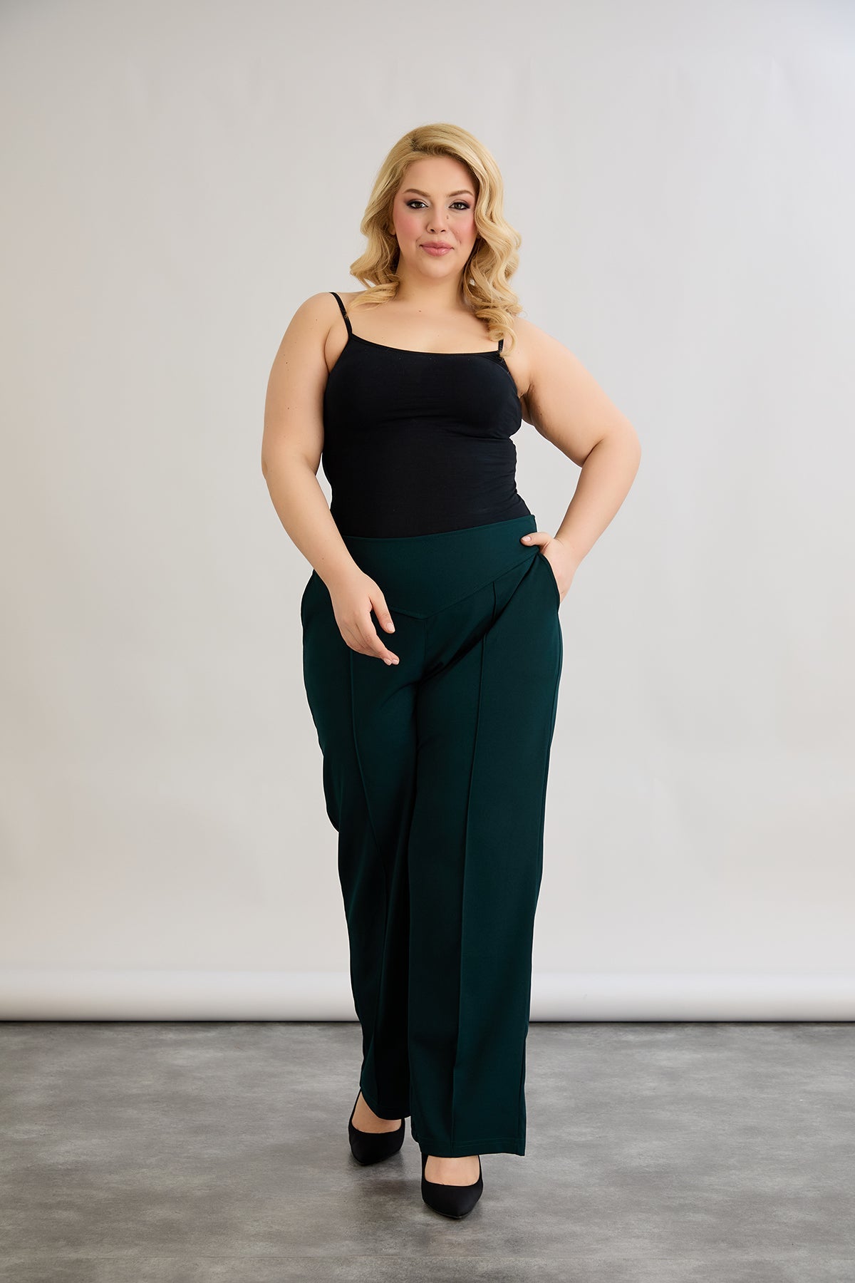Pantalon marime mare cu croiala larga - verde