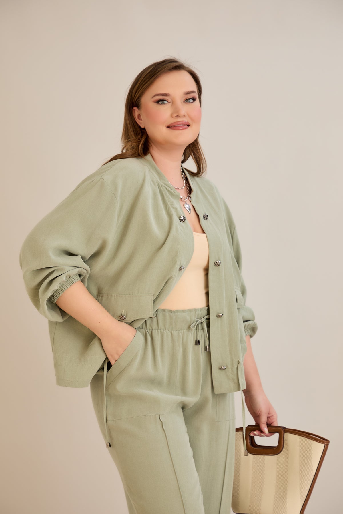 Compleu marime mare din 2 piese pantaloni+jacheta Premium Lyocell - verde 10810