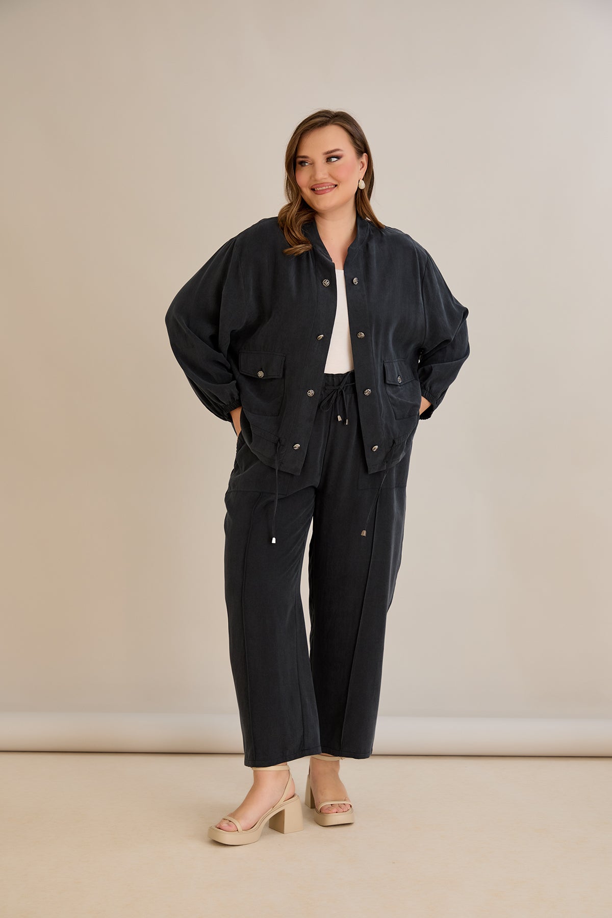 Compleu marime mare din 2 piese pantaloni+jacheta Premium Lyocell - negru 10810