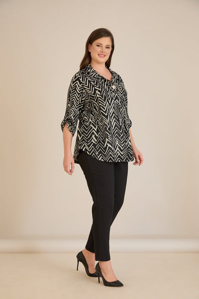 Bluza marime mare cu guler si maneci trei sferturi  – imprimeu geometric