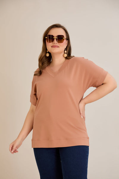 Tricou marime mare din bumbac cu decolteu in V - caramel