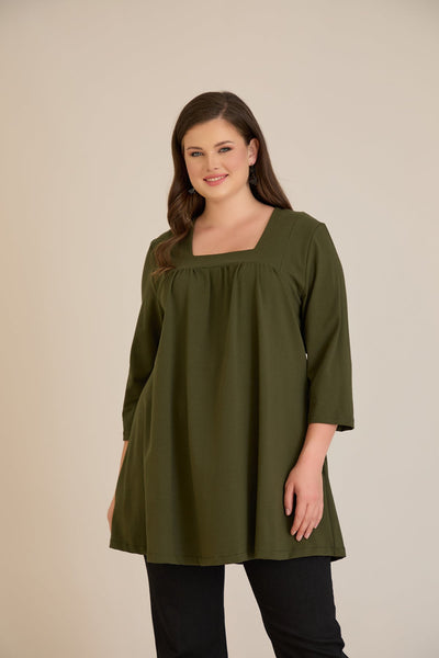 Tunică mărime mare din bumbac cu falduri și decolteu pătrat – kaki