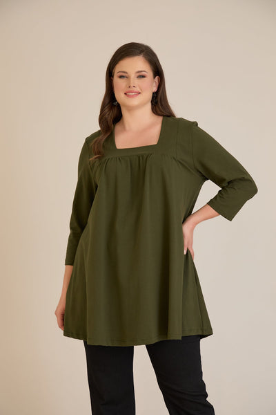 Tunică mărime mare din bumbac cu falduri și decolteu pătrat – kaki