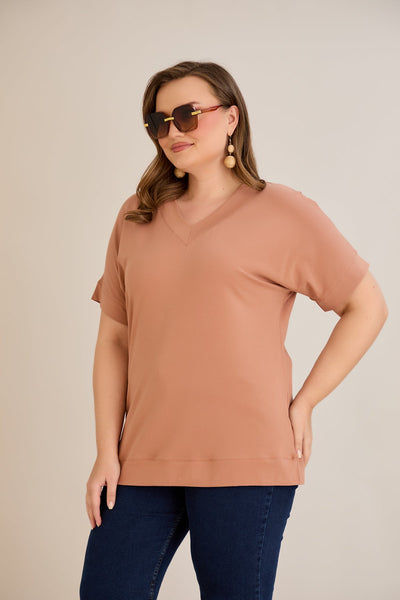 Tricou marime mare din bumbac cu decolteu in V - caramel