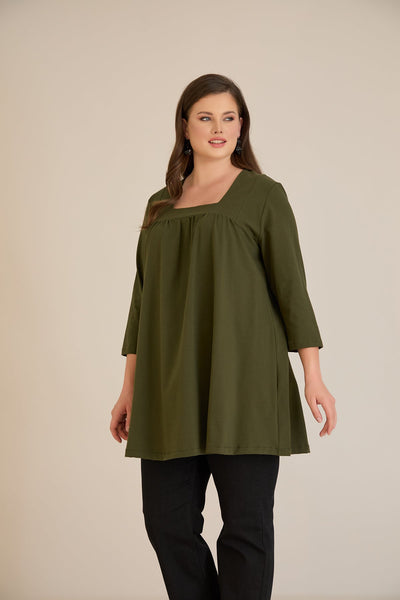 Tunică mărime mare din bumbac cu falduri și decolteu pătrat – kaki