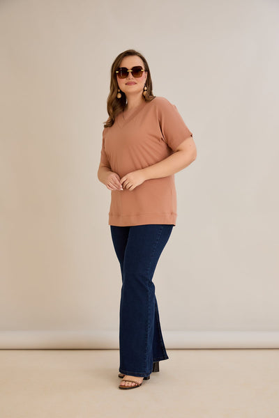 Tricou marime mare din bumbac cu decolteu in V - caramel
