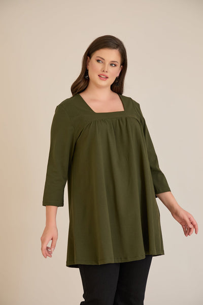 Tunică mărime mare din bumbac cu falduri și decolteu pătrat – kaki