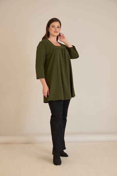 Tunică mărime mare din bumbac cu falduri și decolteu pătrat – kaki