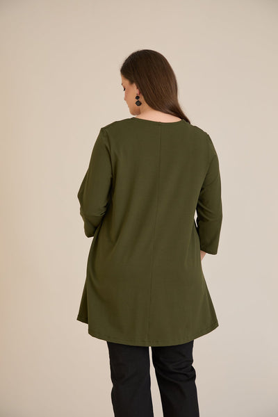 Tunică mărime mare din bumbac cu falduri și decolteu pătrat – kaki