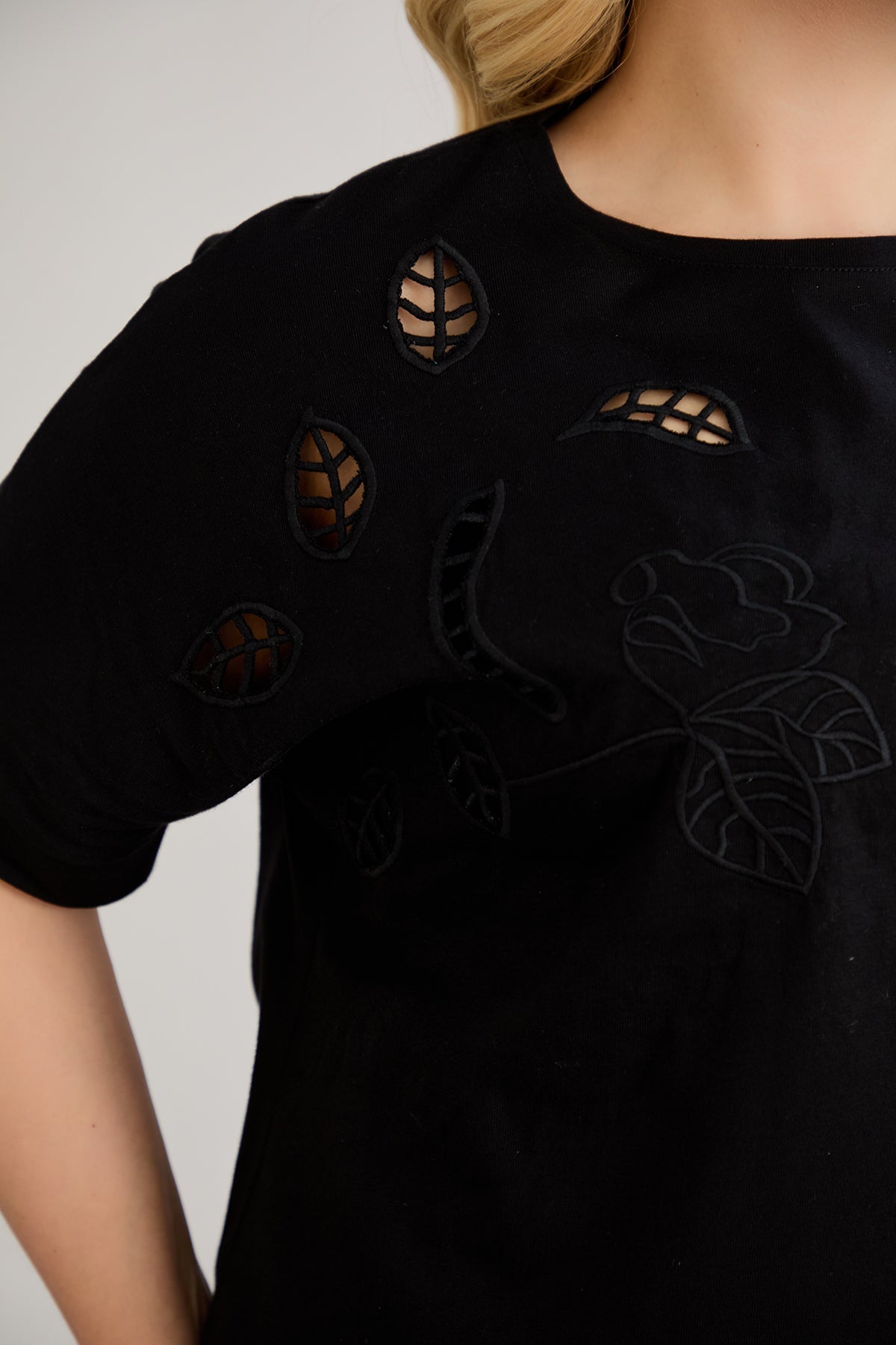 Bluza marime mare din bumbac cu broderie - negru