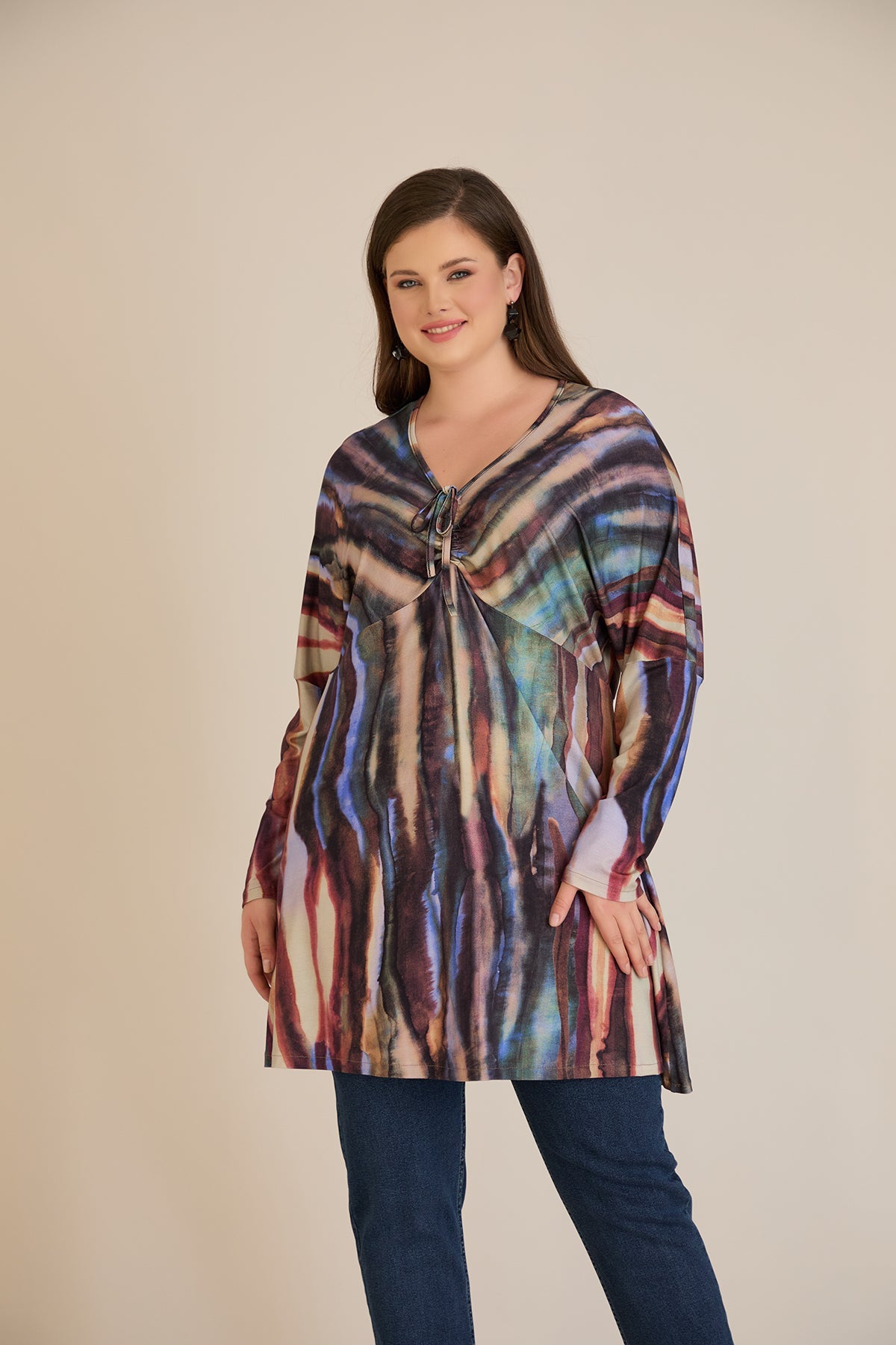 Tunica marime mare cu snur si decolteu in V – print abstract