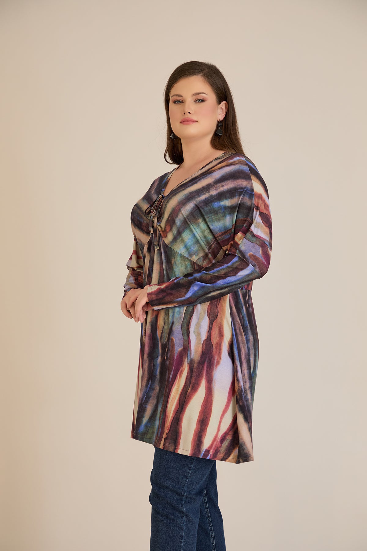 Tunica marime mare cu snur si decolteu in V – print abstract