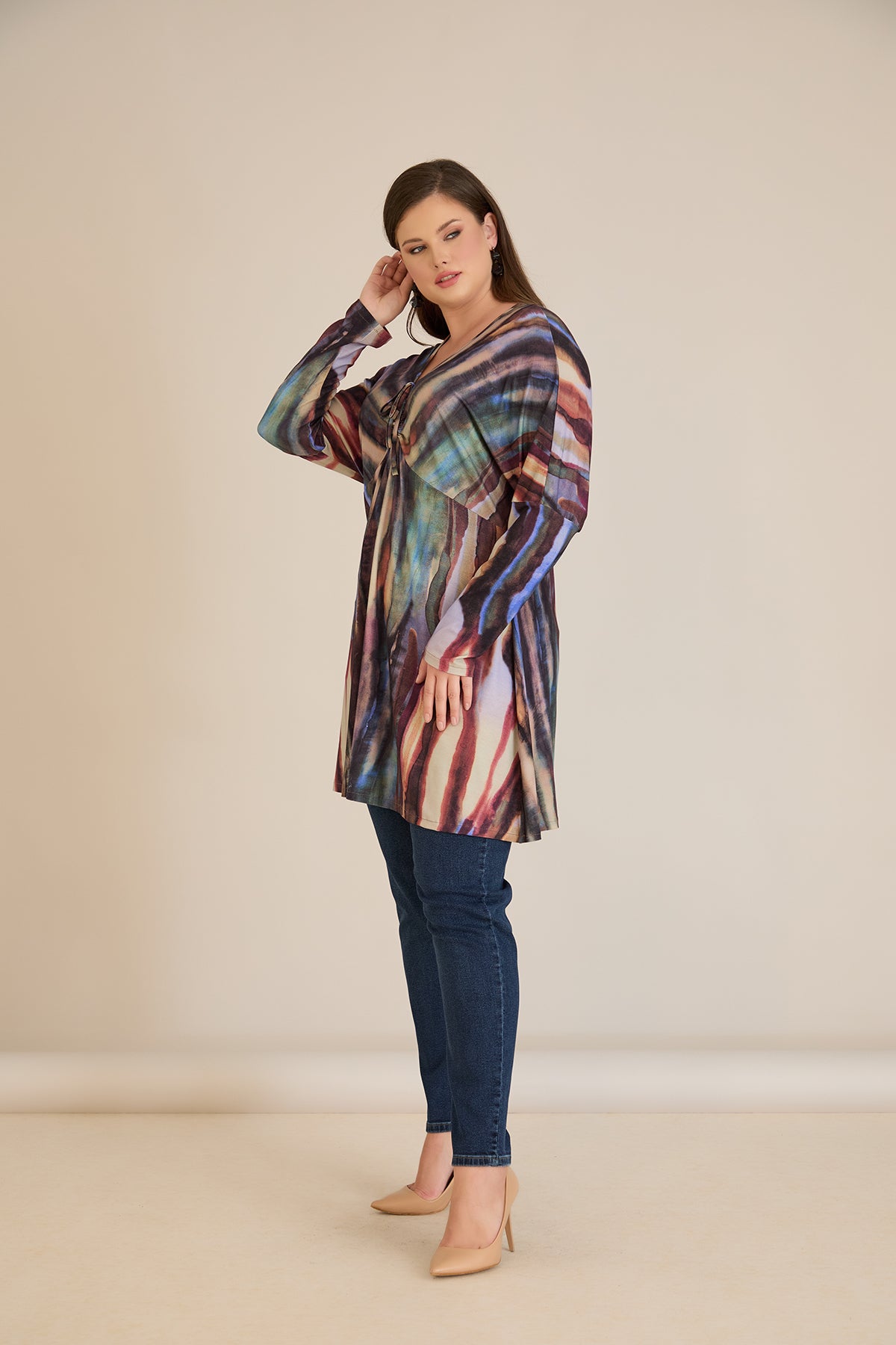 Tunica marime mare cu snur si decolteu in V – print abstract