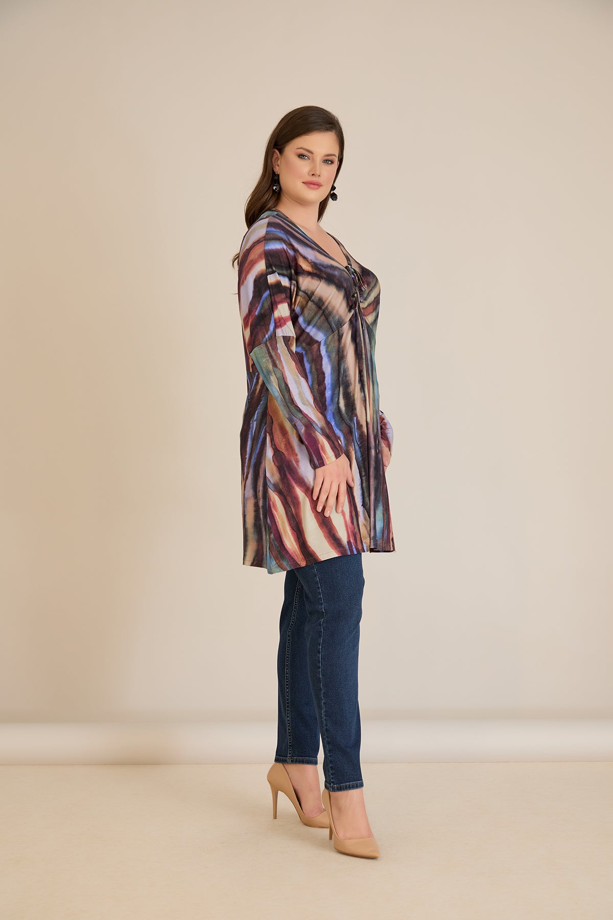 Tunica marime mare cu snur si decolteu in V – print abstract