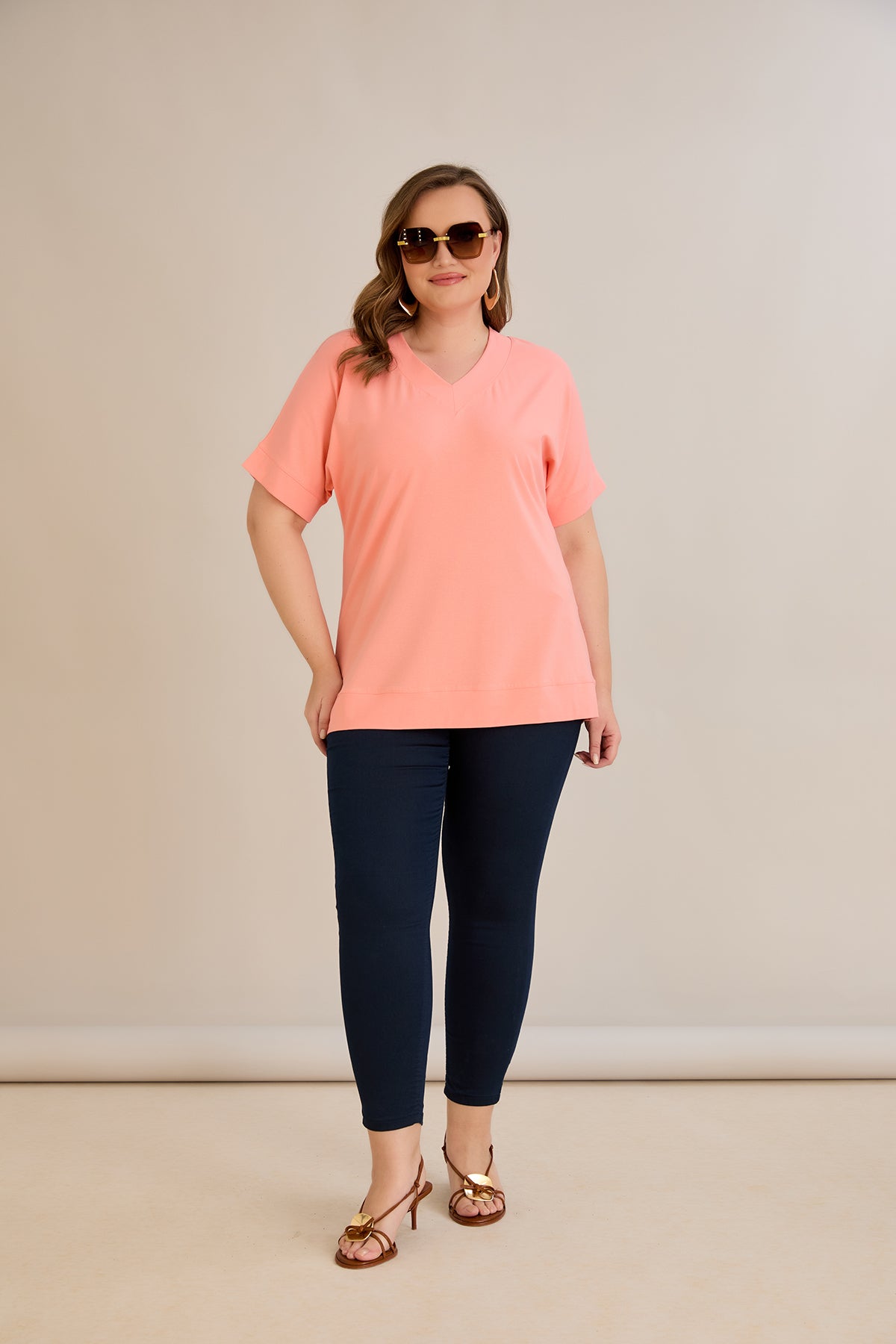 Tricou marime mare din bumbac cu decolteu in V - piersica