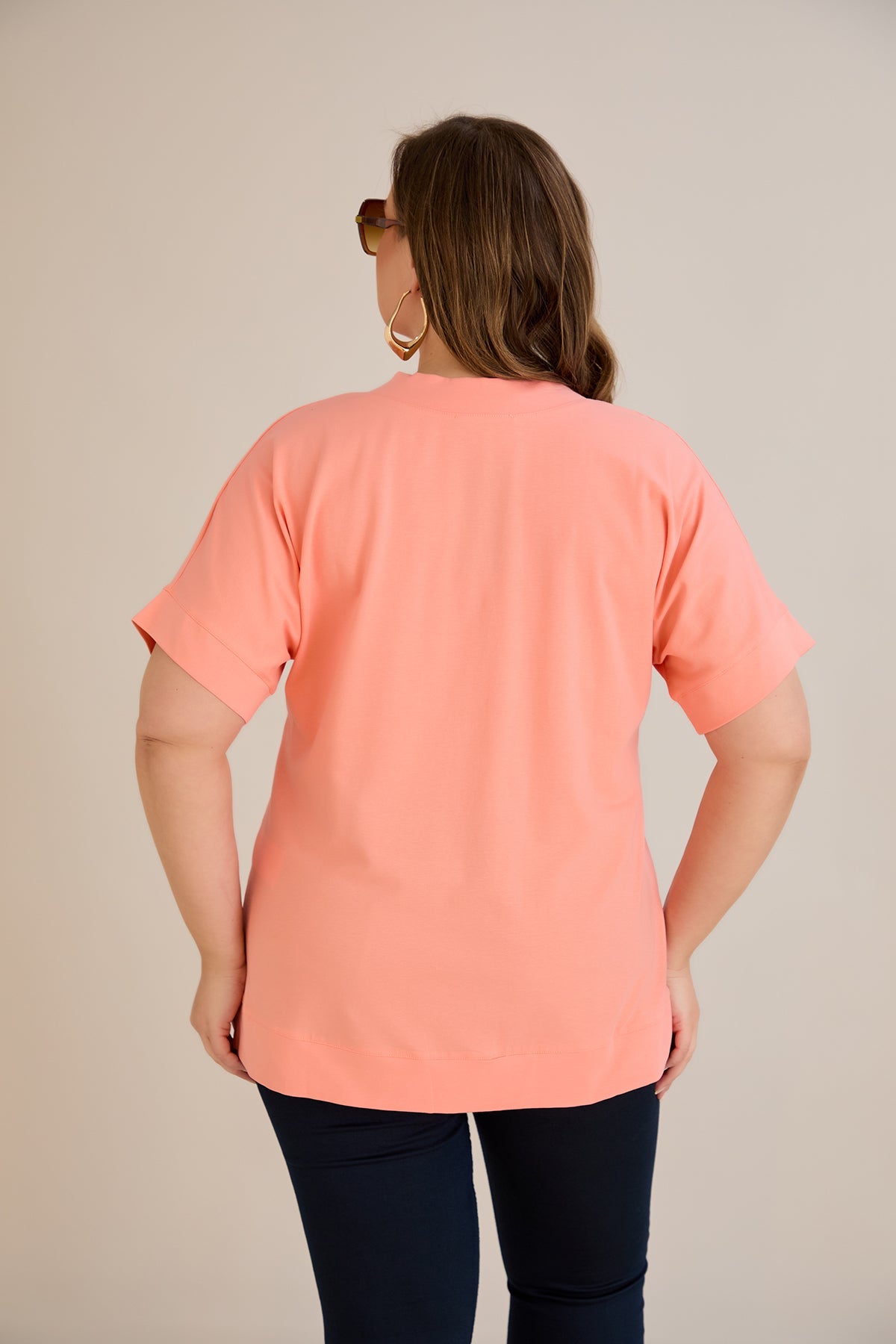 Tricou marime mare din bumbac cu decolteu in V - piersica