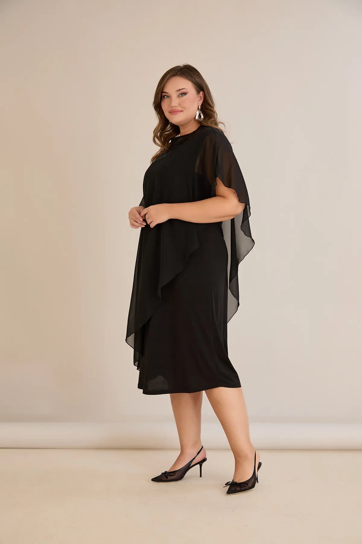 Rochie festivă mărime mare din șifon cu paiete – negru
