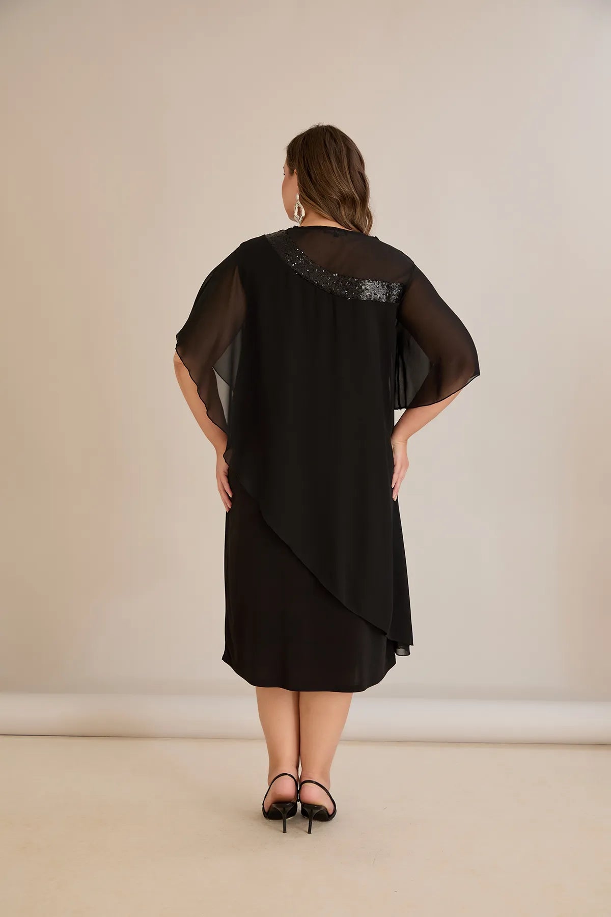 Rochie festivă mărime mare din șifon cu paiete – negru