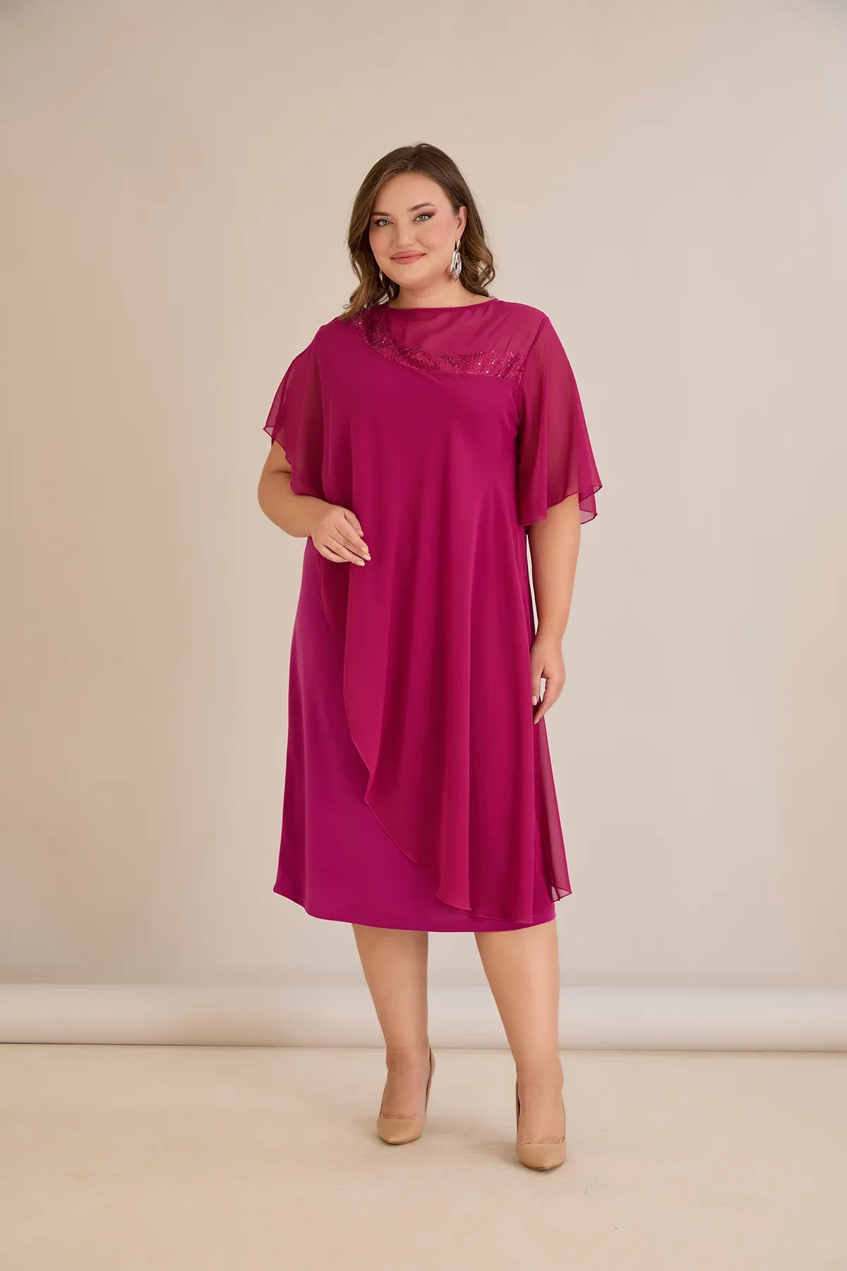 Rochie festivă mărime mare din șifon cu paiete – fuchsia